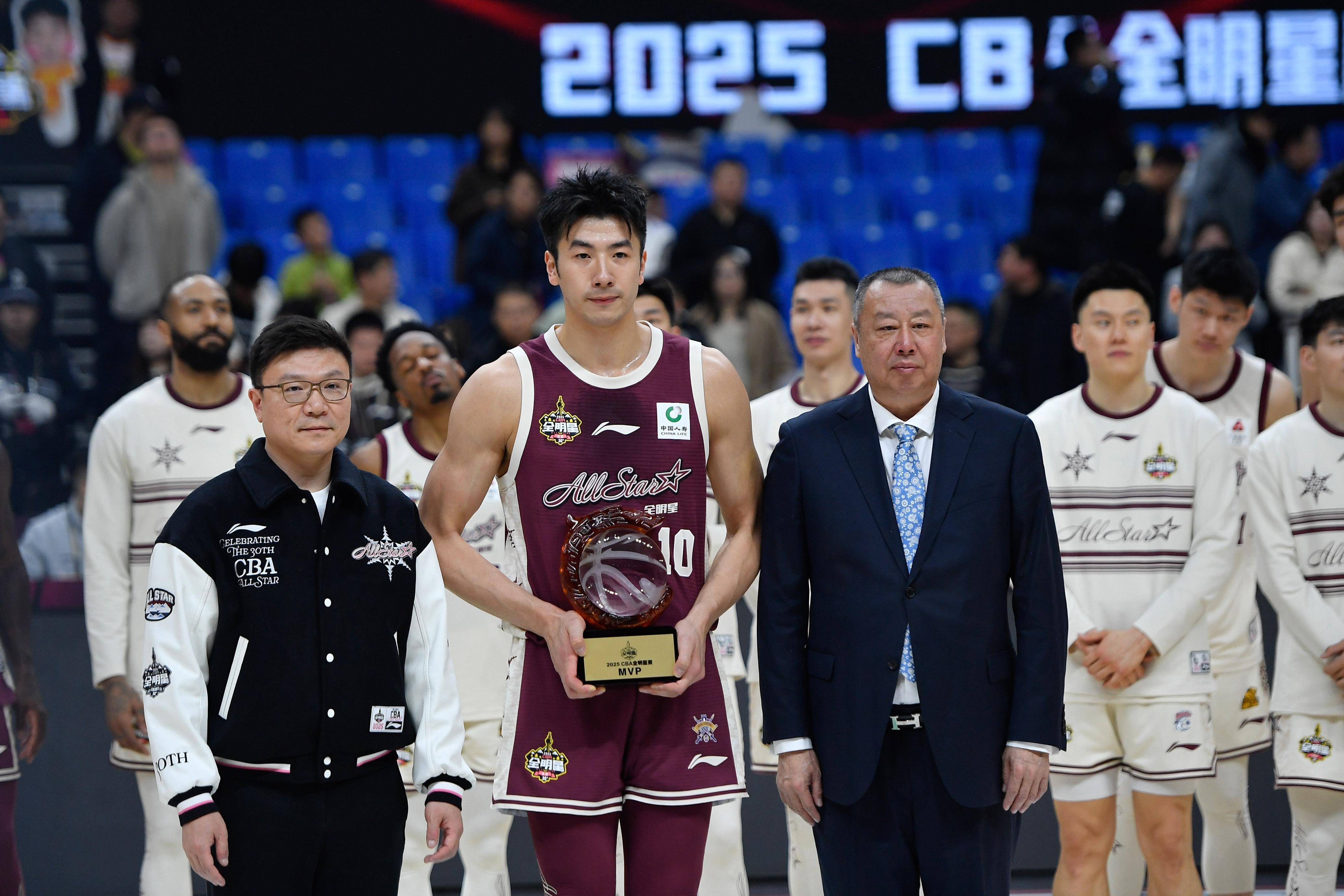 开云体育平台APP-竞猜热点选手发挥出色，荣膺最佳MVP的简单介绍